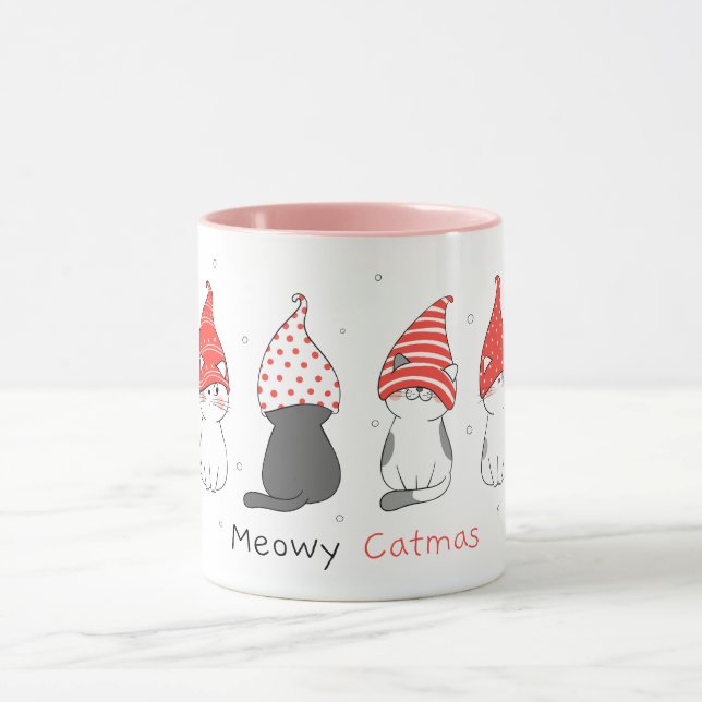 Caneca gato bonito com chapéu de gnomo para natal. (Centro)