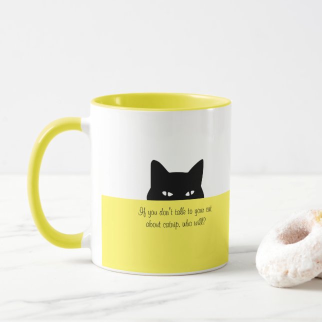 Caneca Gato Sneaky Fale com seu Gato Amarelo (Com Donut)