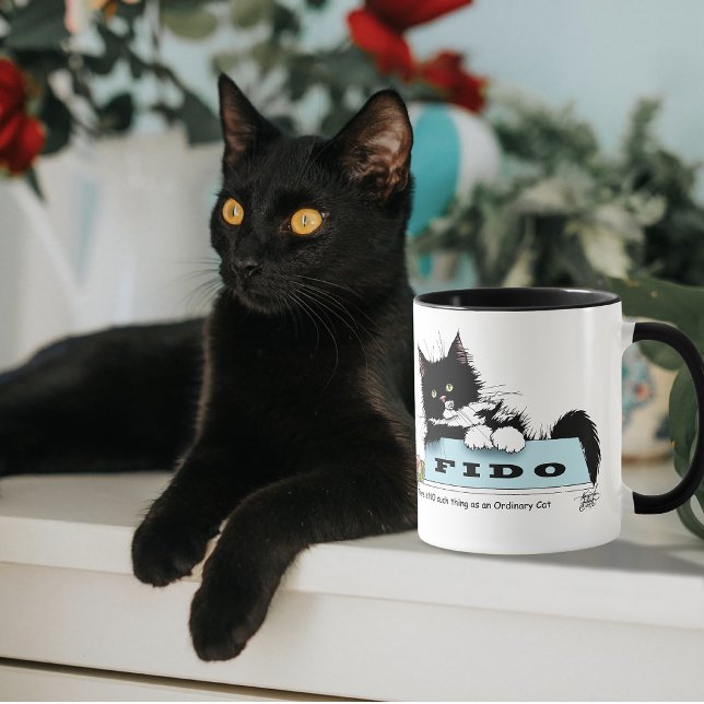 Caneca Gato Tuxedo Engraçado na Tigela de Cachorro Roxa (Criador carregado)