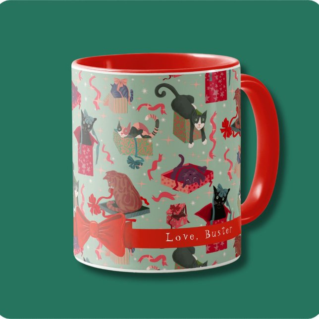 Caneca Gatos Engraçados Em Caixas De Natal Personalizadas (Cute kitties play in Christmas wrappings on Funny Cat lover personalized mug. 4 colors )