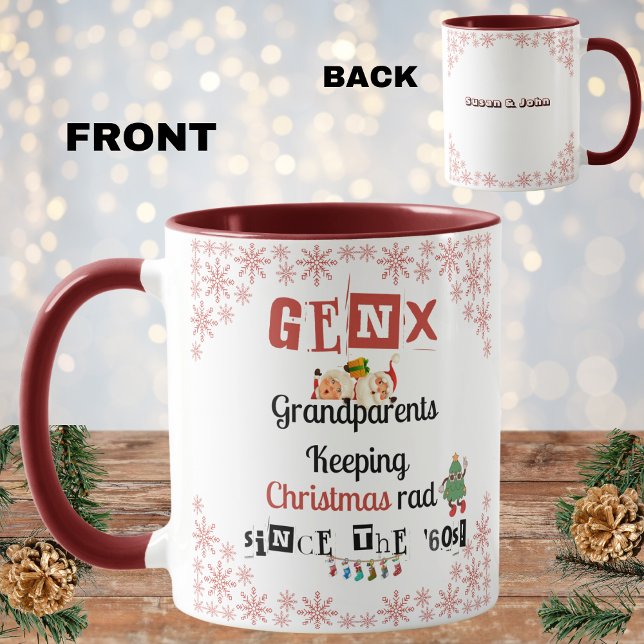 Caneca Gen X Avós que mantêm o Xmas rad desde os anos 60 (Criador carregado)