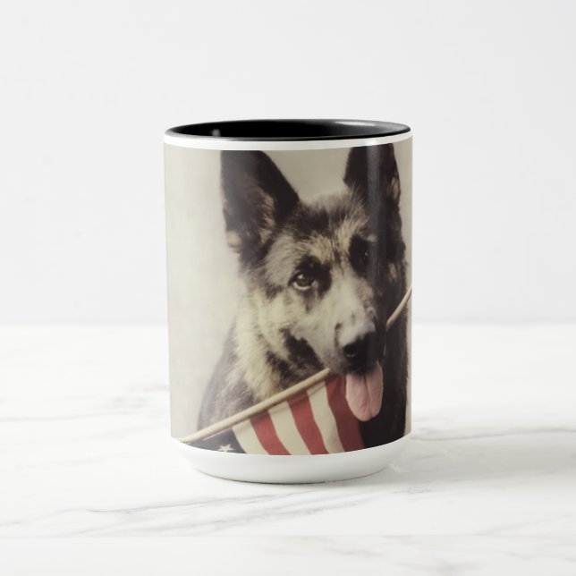 Caneca German shepherd com Sinalizador dos EUA (Centro)