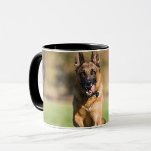 Caneca German shepherd em execução