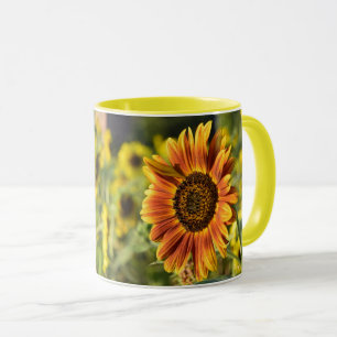CANECA GIREL FLORES AMARELAS DE FORMA ÚNICA!