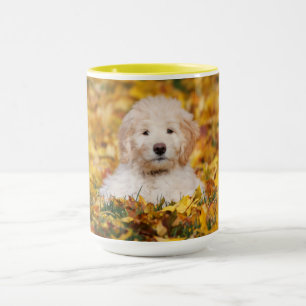 Caneca Goldendoodododododle Puppy Em Folhas De Queda