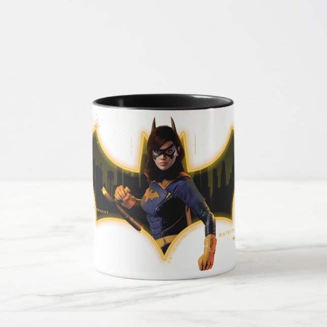 Caneca Gotham Knights Batgirl no logotipo (Centro)