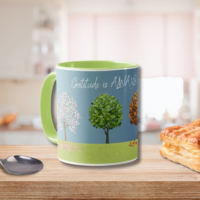 Caneca Gratidão Através das Árvores das Quatro Estações (Criador carregado)