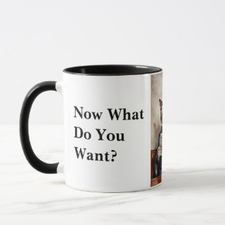 Caneca Grumpy Office Cat Lendo o jornal