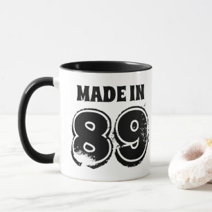 Caneca Grunge Birthday feito em 89 tipografia negra