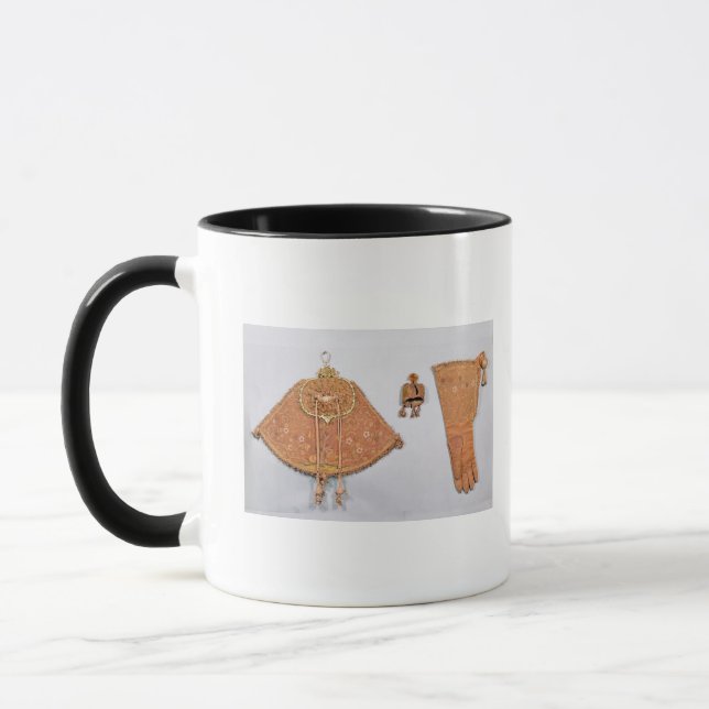 Caneca Grupo Hawking de malote, de luva e de capa, (Esquerda)