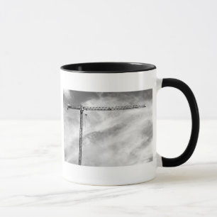 Caneca Guindaste de construção e foto preto e branco do