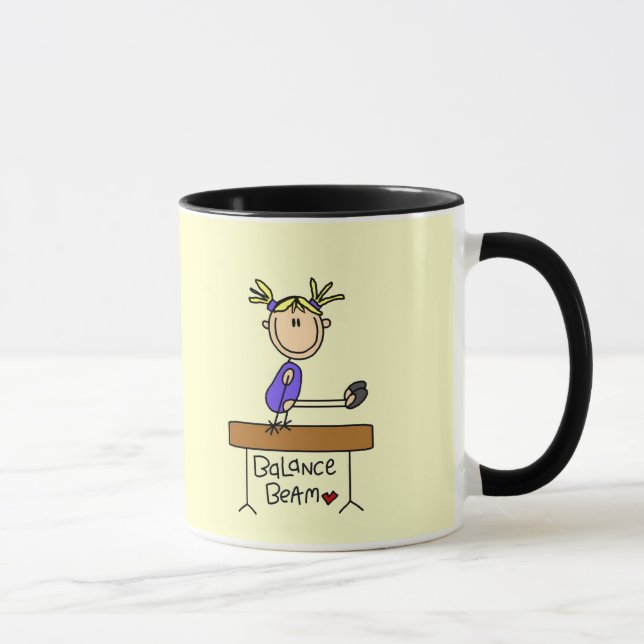 Caneca Gymnast louro da menina no camiseta e nos