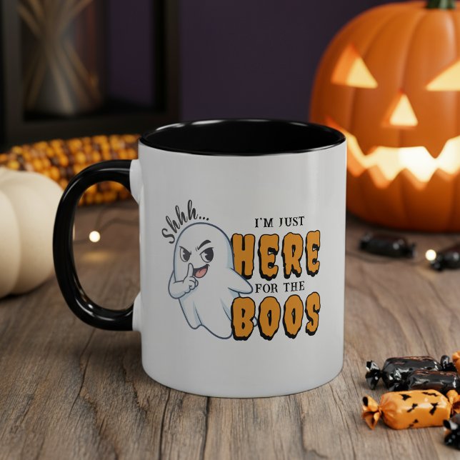 Caneca Halloween Engraçado Fantasma Pun Só Aqui para os B (Halloween Funny Ghost Pun Just Here for the Boos Mug
)