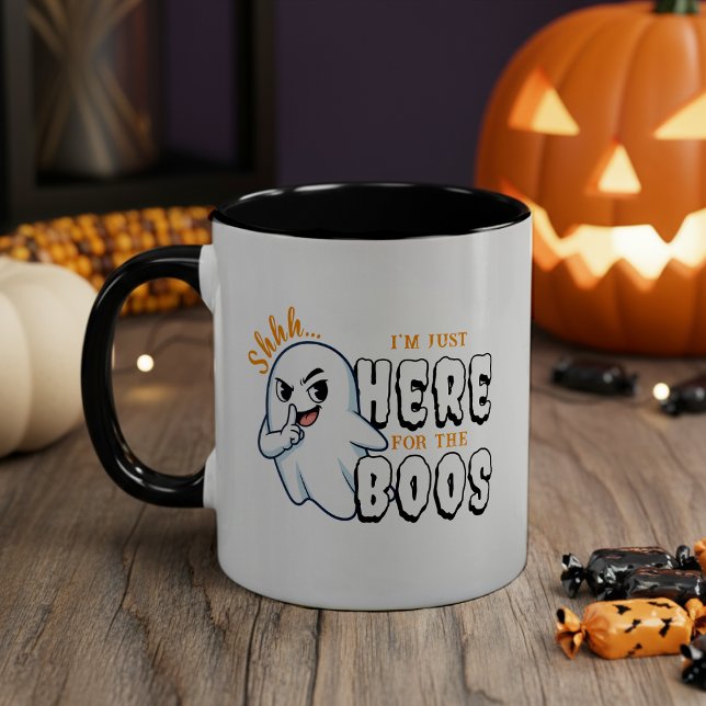 Caneca Halloween Engraçado Fantasma Pun Só Aqui para os B (Halloween Funny Ghost Pun Just Here for the Boos Mug
)