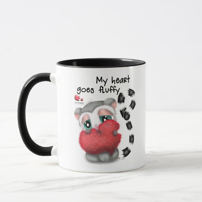 Caneca Hand-Drawn Lemur Holding Big Red Heart (Esquerda)