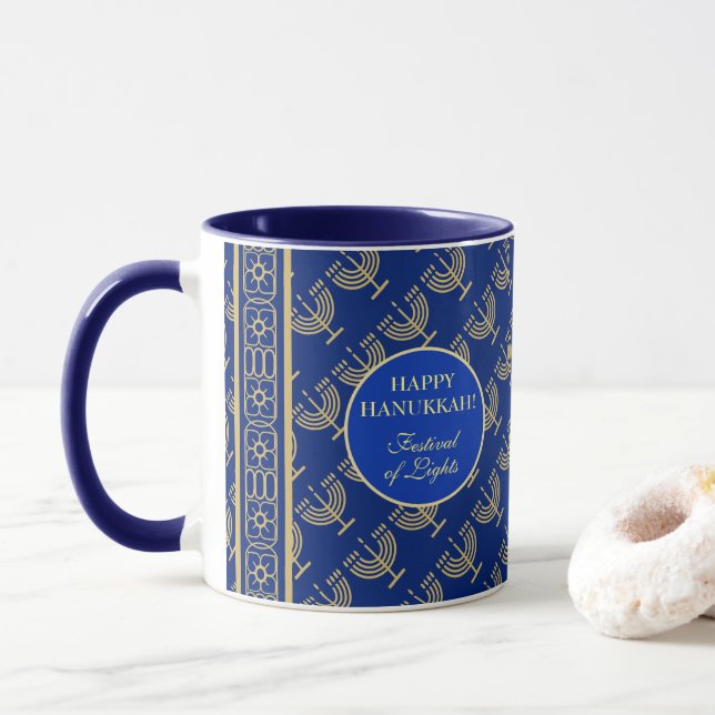 Caneca Hanukkah Festival Party Gold Menorah blue pattern (Com Donut)
