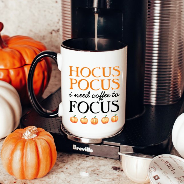 Caneca Hocus Pocus Preciso de Café para Focar com Nome (Criador carregado)