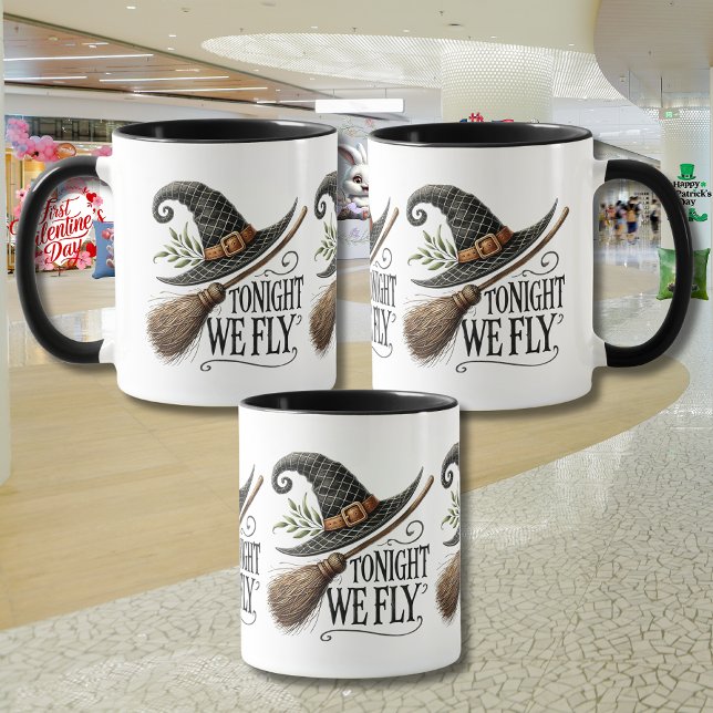 Caneca Hoje à noite nós voamos no Halloween (Criador carregado)