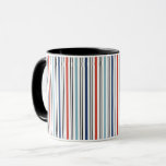 Caneca Holiday Modern Strips Coffee Mug<br><div class="desc">Você pode encontrar itens de coordenação adicionais em nossa coleção "Presentes de Chanucá e Menorah".</div>