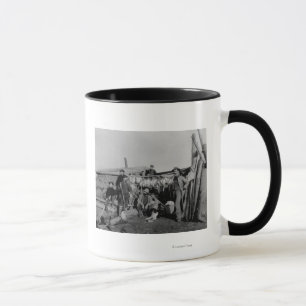 Caneca Homens de Klondike após ter caçado o lagópode d
