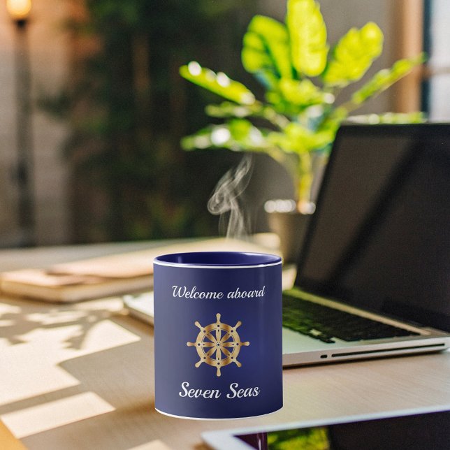 Caneca iate azul marinho nome do barco volante dourado (Criador carregado)