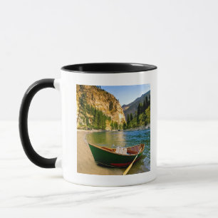 Caneca IDAHO, barco de pesca em um Sandy Beach no