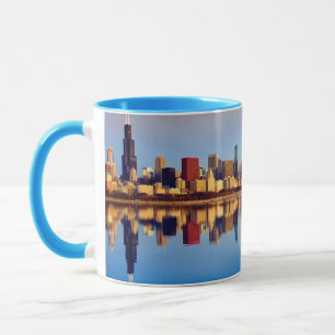 Caneca Ideia da skyline de Chicago com reflexão