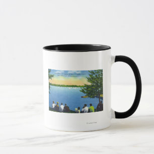 Caneca Ideia do clube da regata do veleiro no lago
