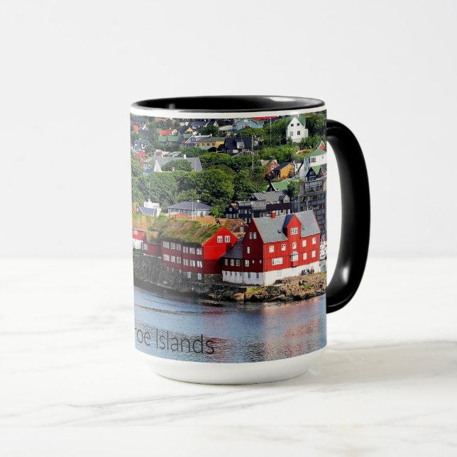 Caneca Ilhas Faroé, vista panorâmica de Torshavn (Frente Esquerda)
