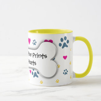 Caneca Impressões da pata da licença dos cães em nossos