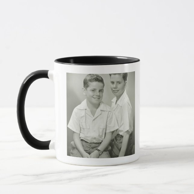Caneca Irmãos no estúdio (Esquerda)