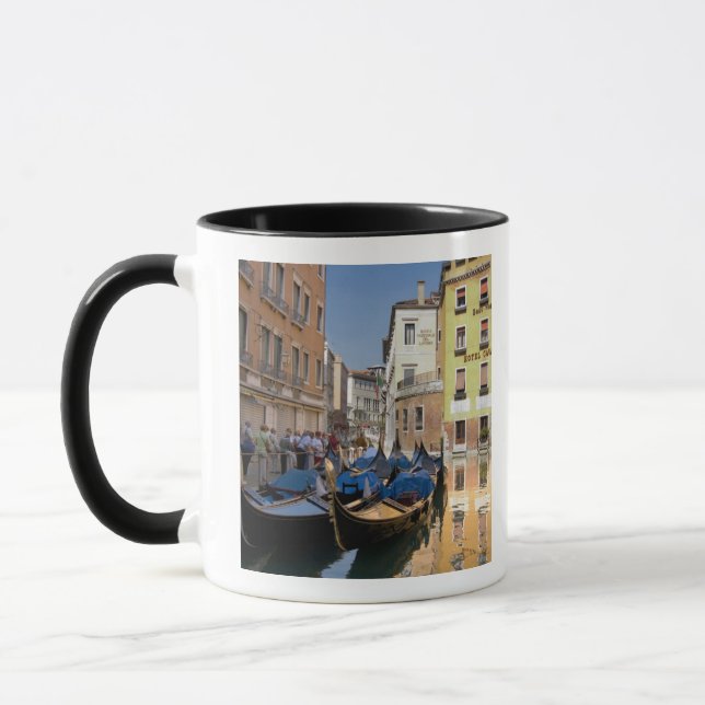 Caneca Itália, Veneza, gondolas amarradas ao longo do can (Esquerda)