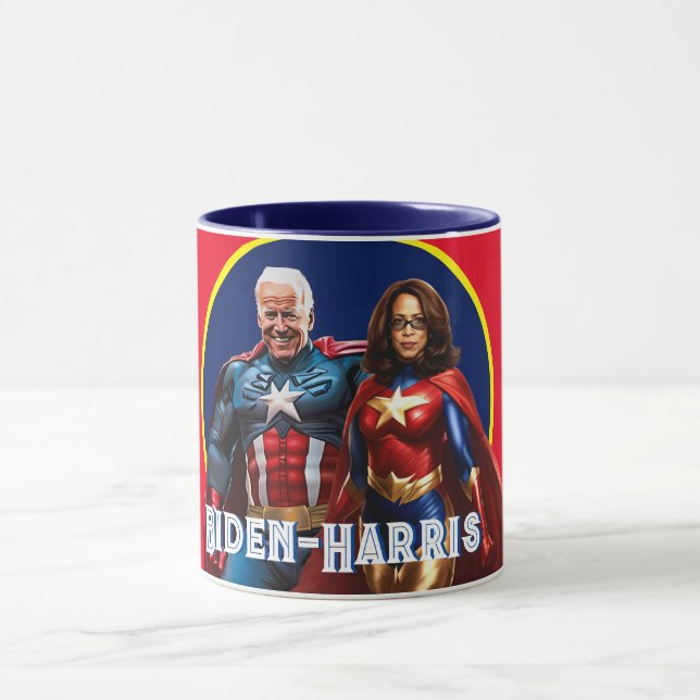 Caneca Joe Biden e Kamala Harris como Superheros (Centro)