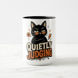 Caneca Julgando Silenciosamente Gato Preto – Gato Sarcást