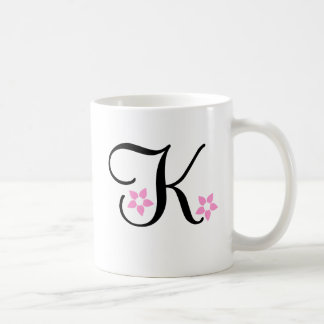 Caneca "K " da flor de Havaí