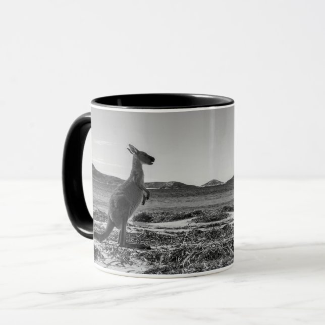 Caneca Kangaroo Austrália Lucky Bay Black and White Photo (Frente Esquerda)