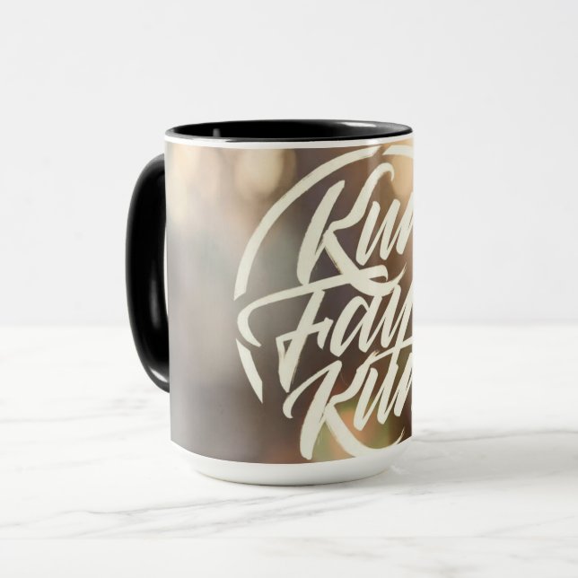 Caneca Kun Faya Kun | Caligrafia Árabe Moderna em Cerâmic (Frente Esquerda)
