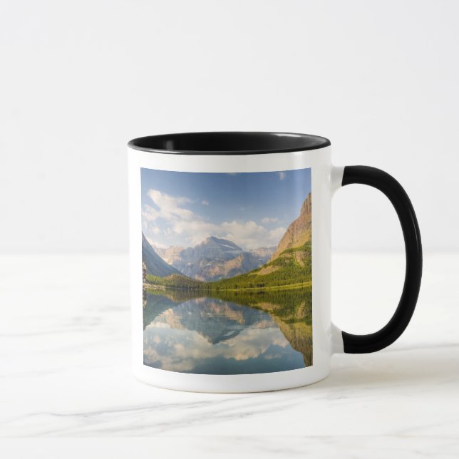 Caneca Lago Swiftcurrent com o hotel Many Glacier e (Direita)