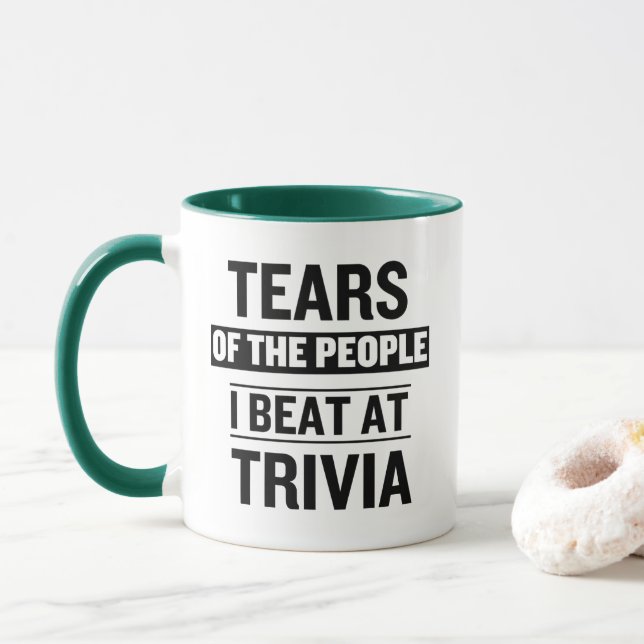Caneca Lágrimas das Pessoas que Eu Derrotei no Trivia (Com Donut)
