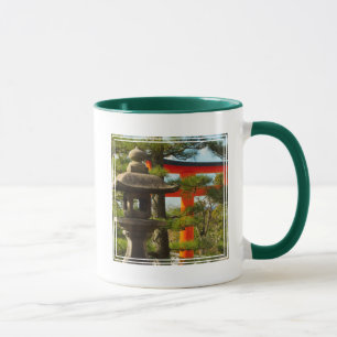 Caneca Lanterna de Pedra e Portão Torii