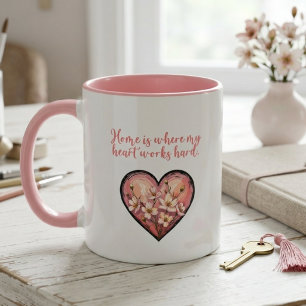 Caneca Lar é Onde Meu Coração Trabalha Duro Design de Mãe