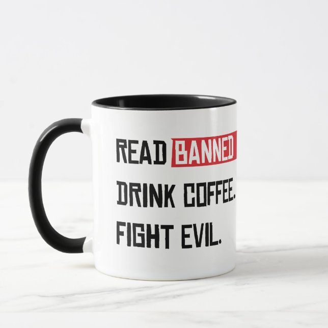 Caneca Leia Livros Banidos Bebem Café Mau (Esquerda)