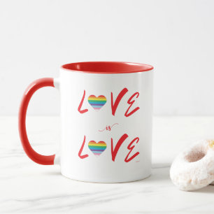 Caneca LGBTQIA LOVE é LOVE Rainbow Hearde Pride Flag