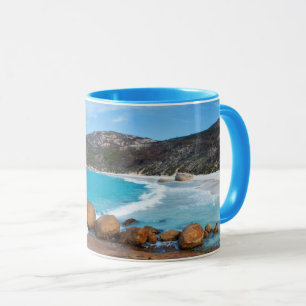 Caneca Linda praia australiana e ondas oceânicas
