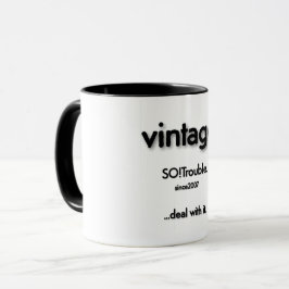 Caneca logotipo vintage SO!Trouble preto no branco