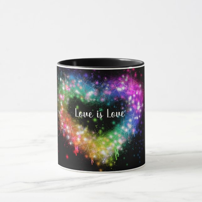 Caneca Love is love | spray paint rainbow heart | pride (Centro)