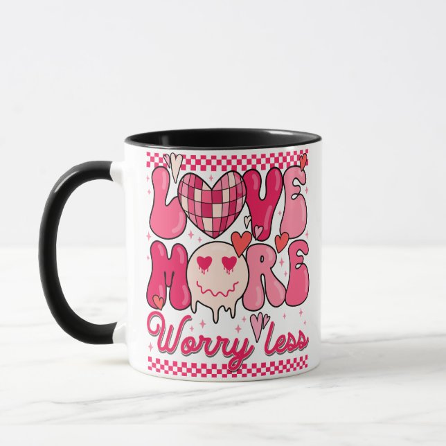 Caneca Love More Worry Less Valentine Design • Retro Pink (Esquerda)