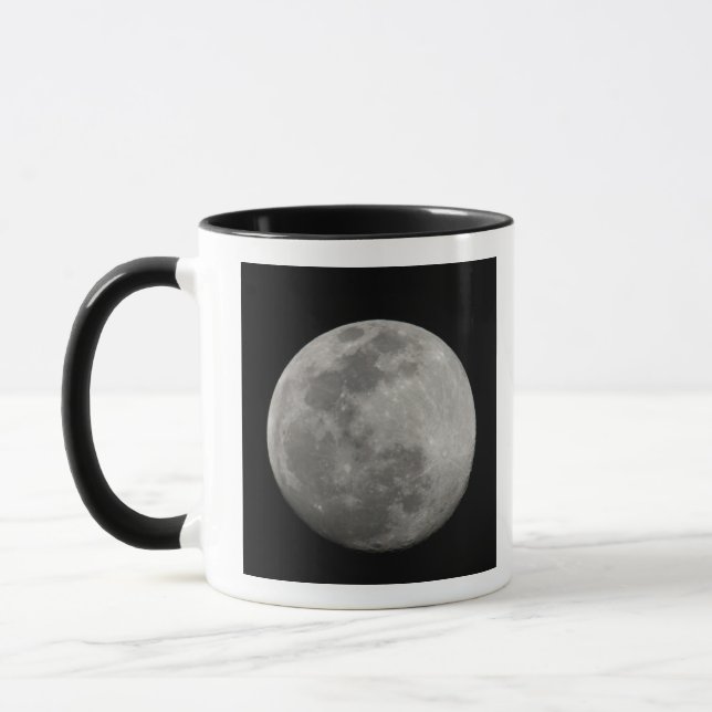 Caneca Lua cheia em preto e branco. Crédito: Arthur (Esquerda)
