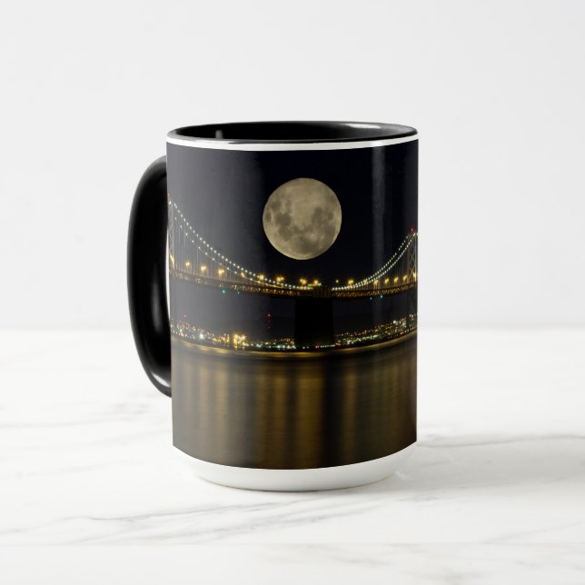 Caneca Lua cheia sobre a ponte do compartimento (Frente Esquerda)