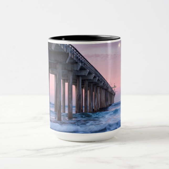 Caneca Lua Cheia Sobre o Pier de Scripps (Centro)